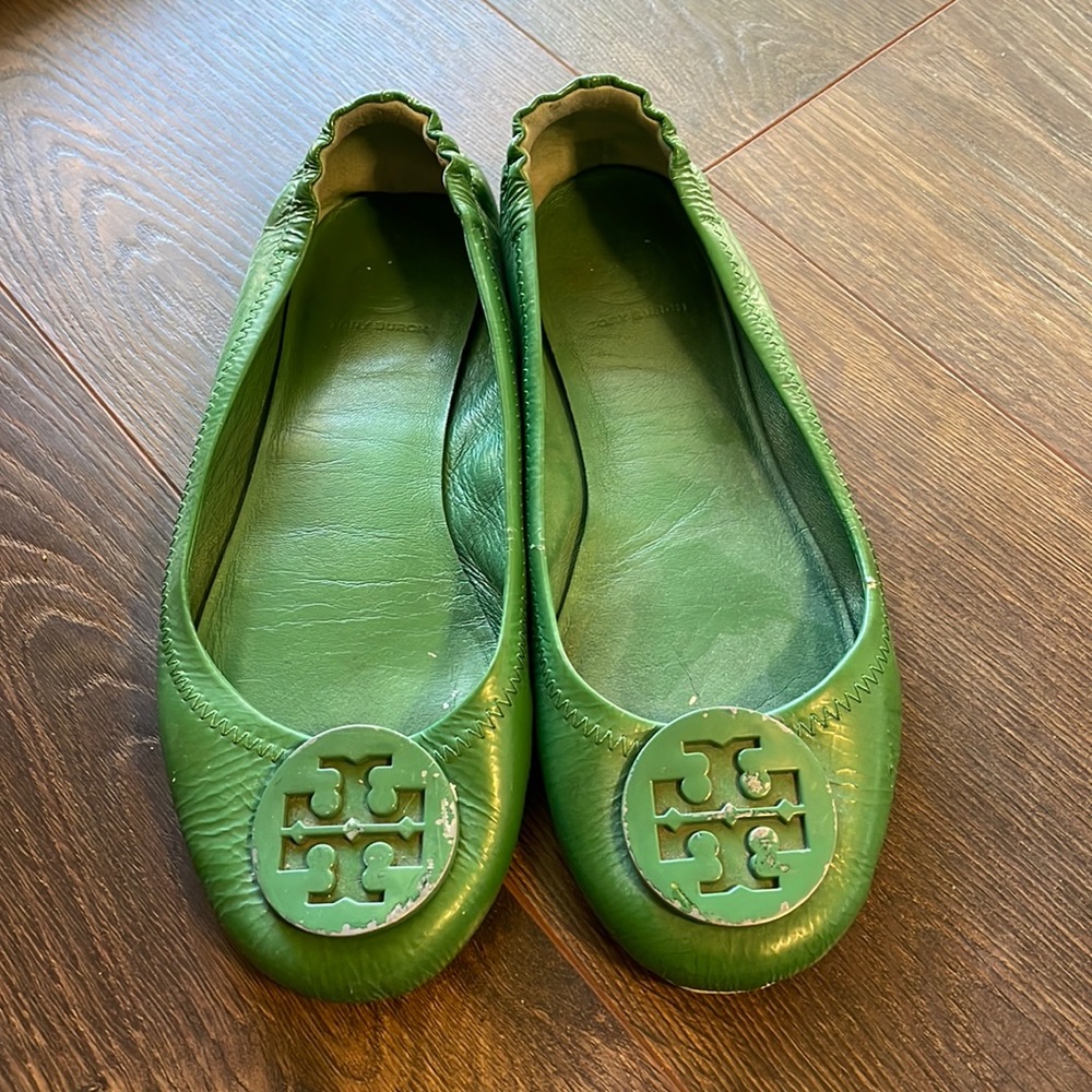 Authentic Green Tory Burch Flats size 8